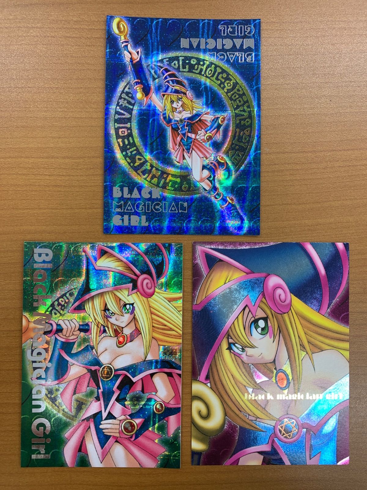 ブラック・マジシャン・ガール SE シークレット仕様 3枚セット 遊戯王 ダンジョンダイスモンスターズ 購入特典カード ピンク グリーン ブルー ID 9070 39,000円