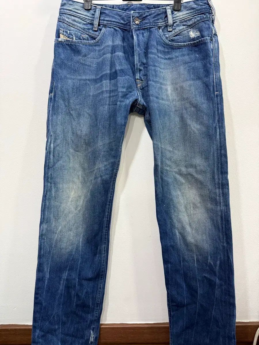 DIESEL ジッパー デザインテープ ヴィンテージ ウォッシュ デニム