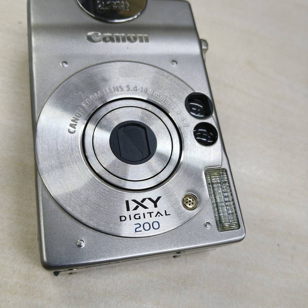 Canon IXY 200 シルバー ジャンク Canon IXY 200 シルバー ジャンク