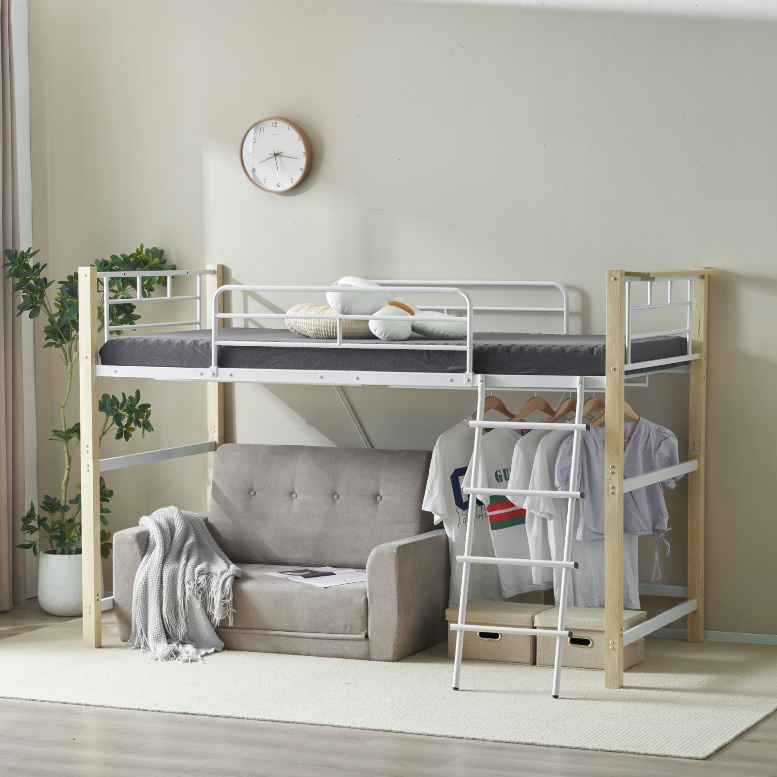 【6/30まで限定20％OFF】ロフトベッド シングル 高さ130cm パイプベッド 耐荷重150kg コンセント付き 宮棚付き 収納ベッド 北欧風 ベッドフレーム 一人暮らし 大人用 子供部屋 省スペース 通気性 左右組換え可能 耐震設計 WHITE