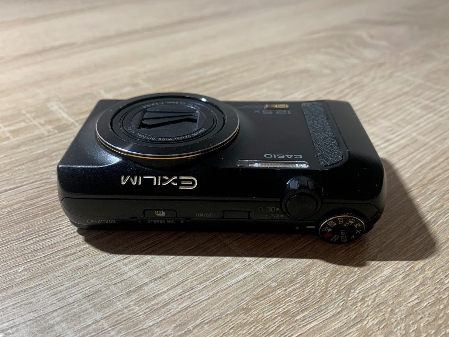 1561 Casio EXILIM EX-ZR200 ブラック ジャンク品 デジカメ【ネ