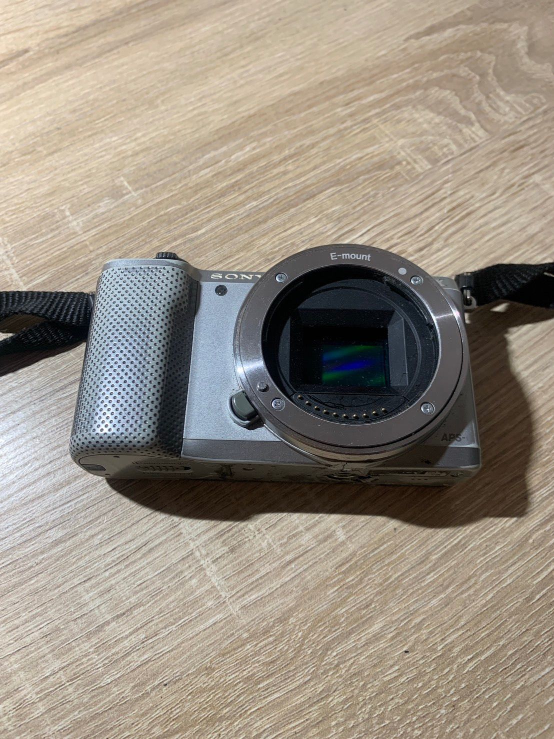 1628 Sony α5000 シルバー 動作確認済み デジカメ【コ】