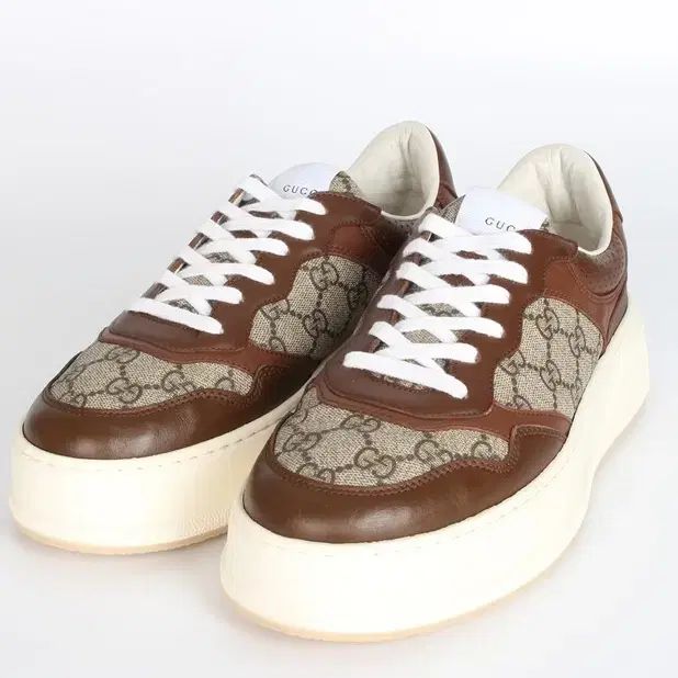 GUCCI グッチ エンボス スニーカー ブラウン 7(260)