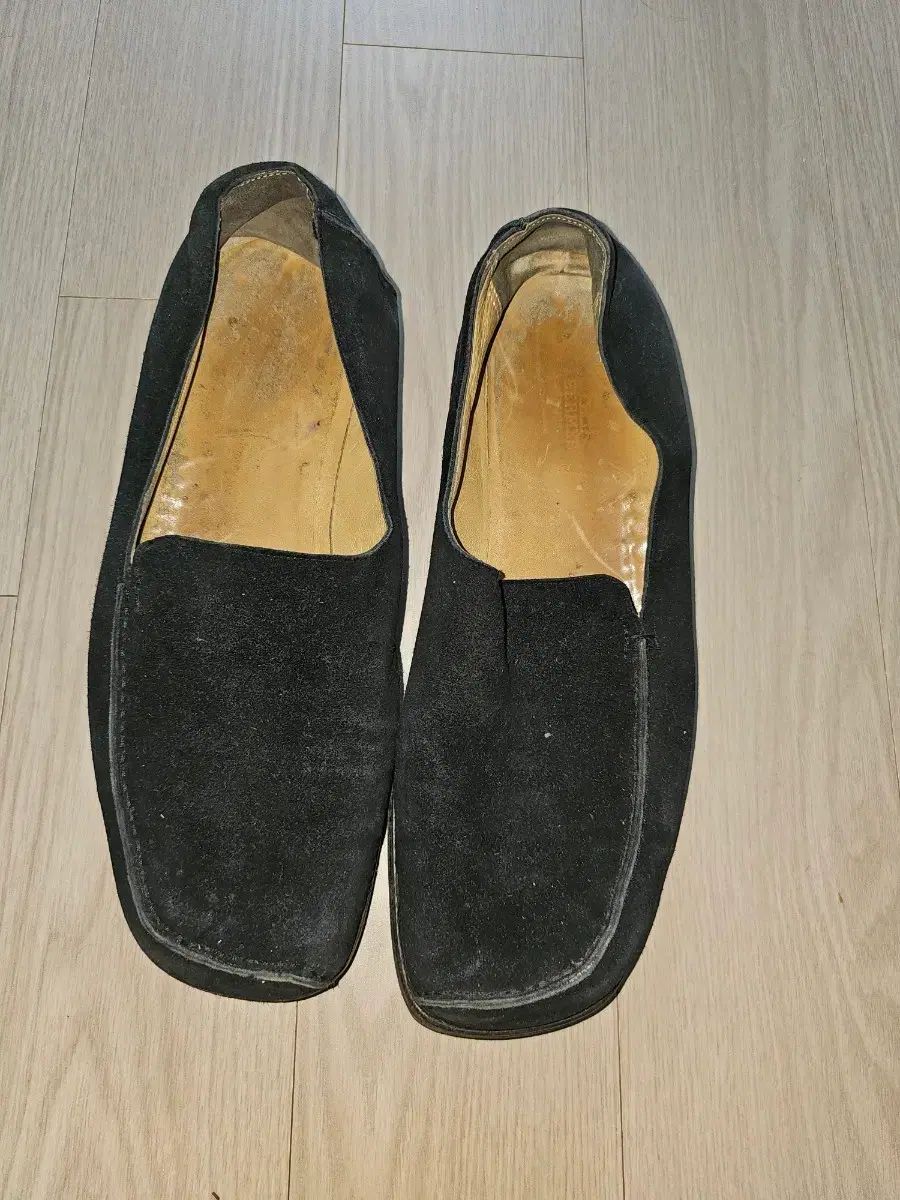 Hermes 黒色 スウェード ローファー