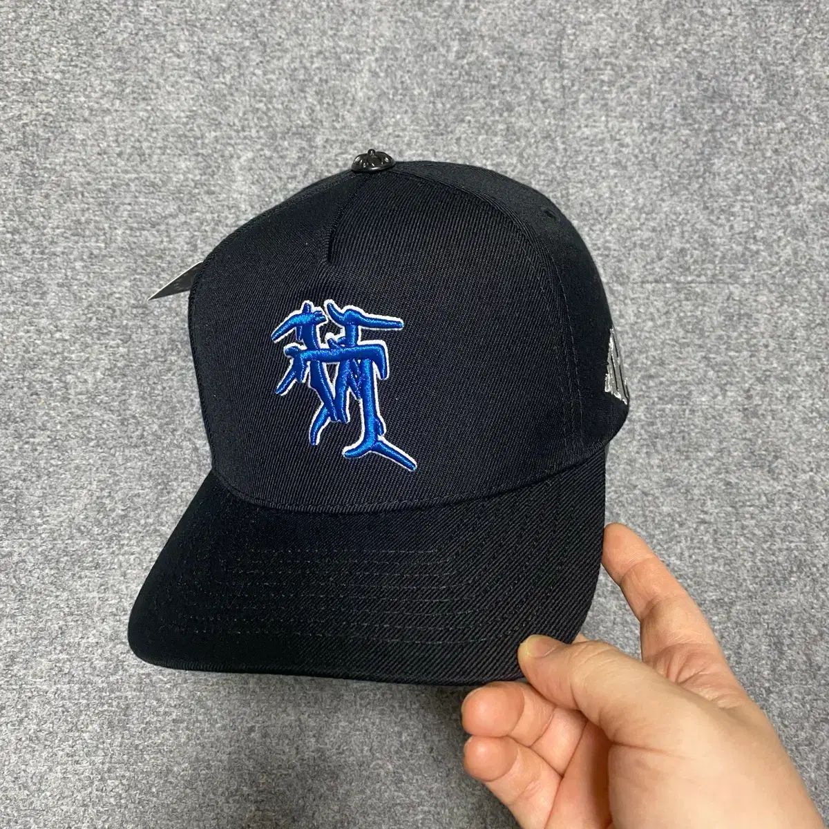 KTHLA Kill The Hype LA ブルー エンブロイダード ブラック スナップバック キャップ