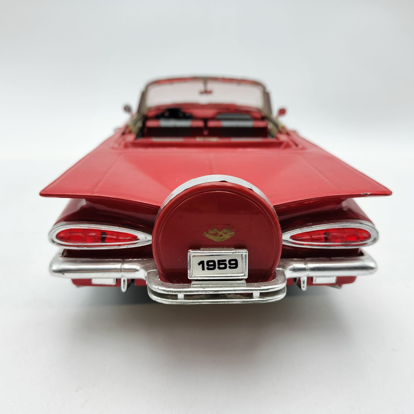 1959 シボレー インパラ コンバーチブル レッド 1/18 ロードタフ ダイ 
