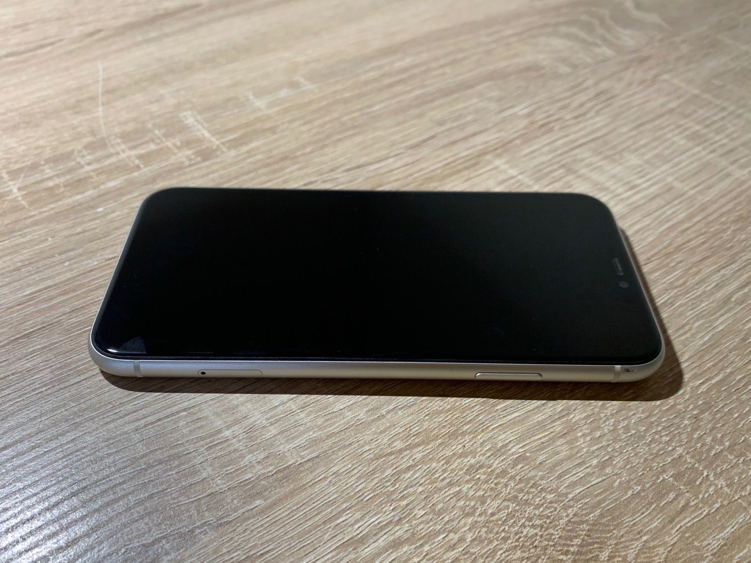 iPhone 11 64GB ホワイト 動作確認済 訳アリ - メルカリ