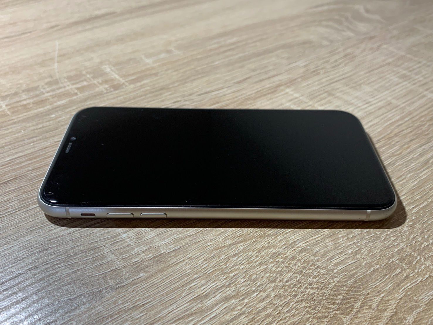1709 iPhone 11 64GB ホワイト 動作確認済み やや訳アリ【ネ】 64GB