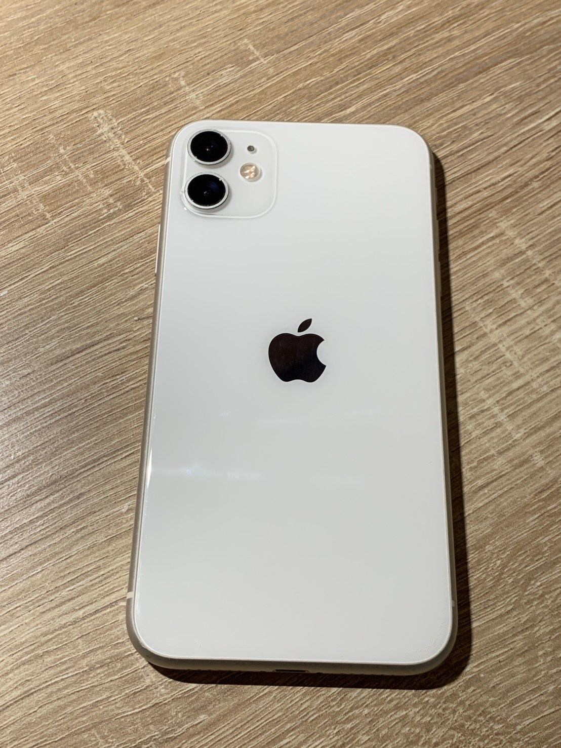 iPhone 11 64GB ホワイト 動作確認済 訳アリ - メルカリ
