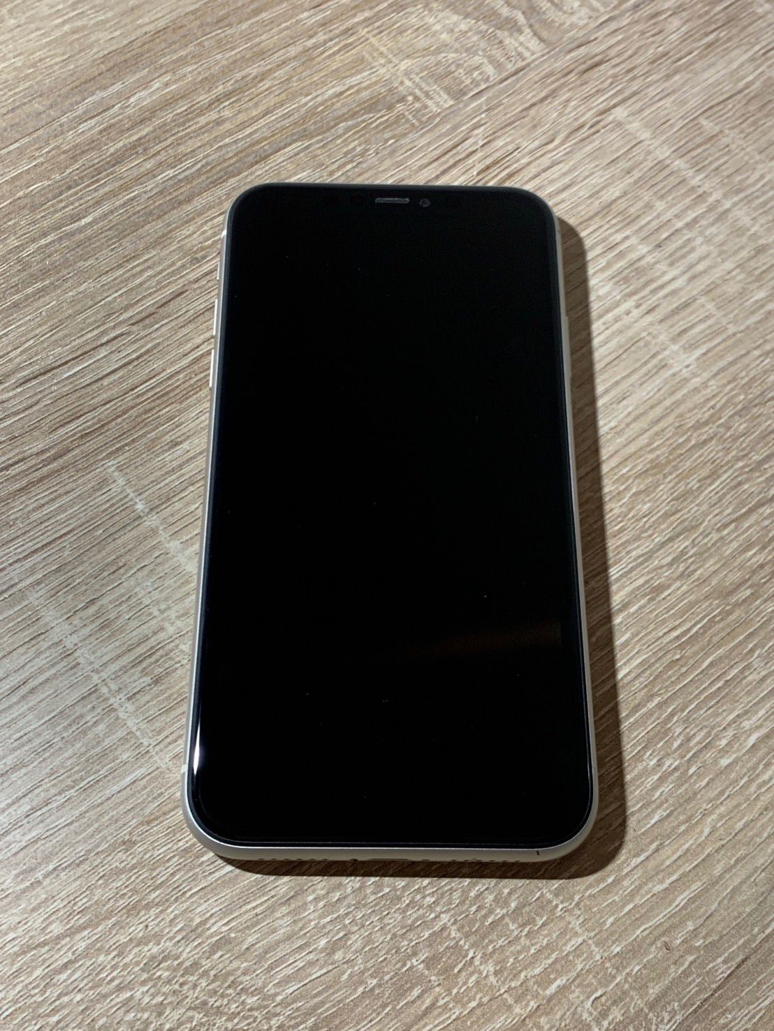 iPhone 11 64GB ホワイト 動作確認済 訳アリ - メルカリ