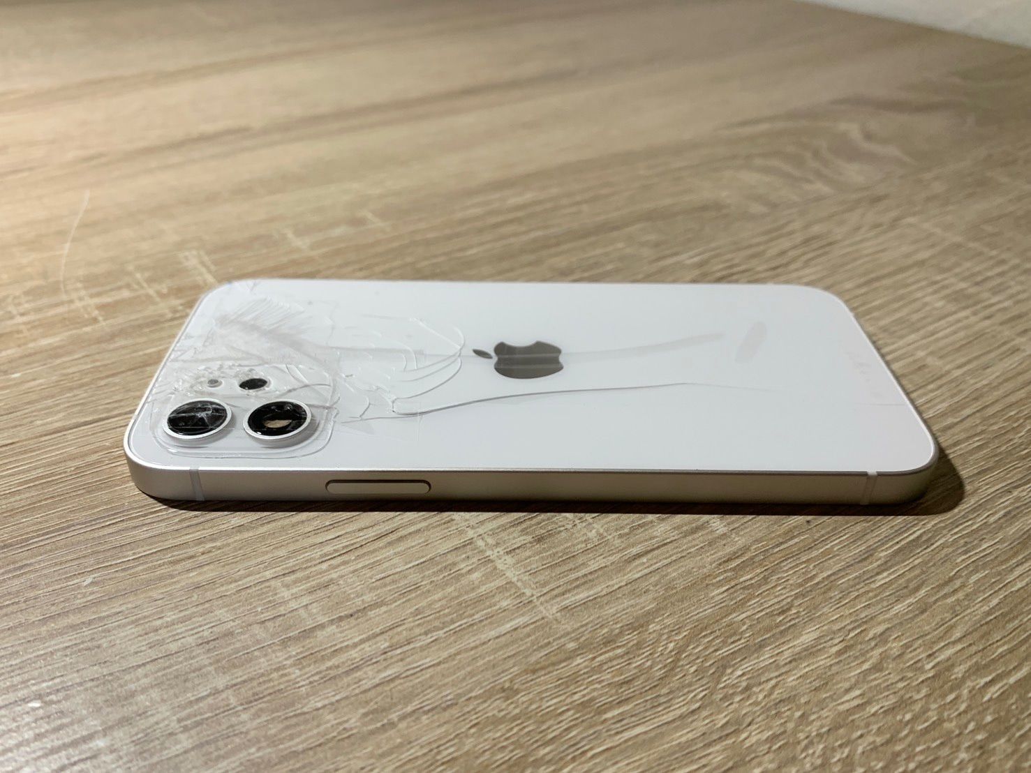 iPhone 12 ホワイト ジャンク品【ネ】 - メルカリ
