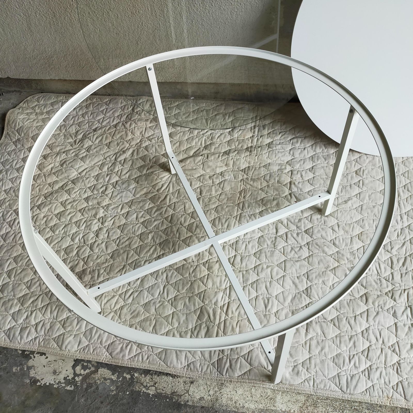 IKEA ガラステーブル 丸テーブル ホワイト 75cm 強化ガラス センター