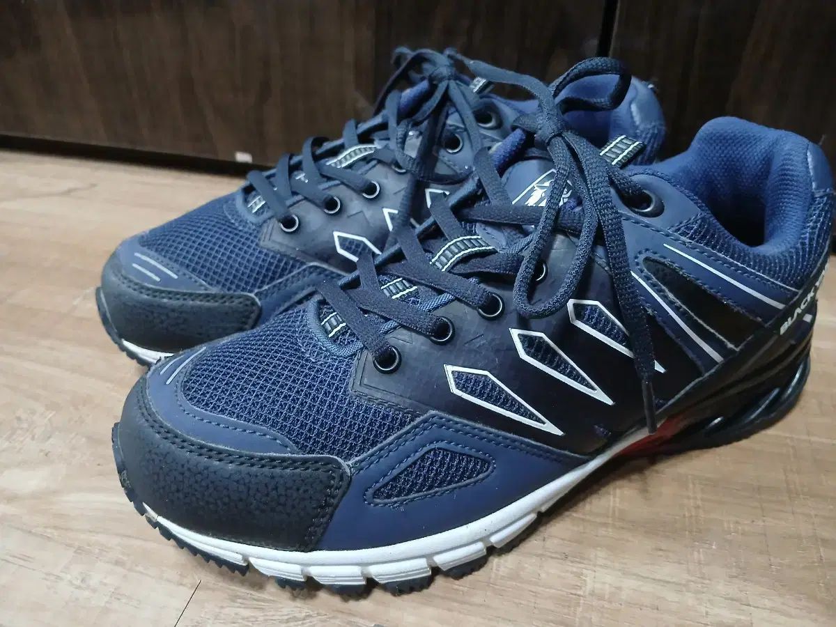 BLACK YAK ブラックヤク スニーカー 軽量登山靴 ネイビー 275