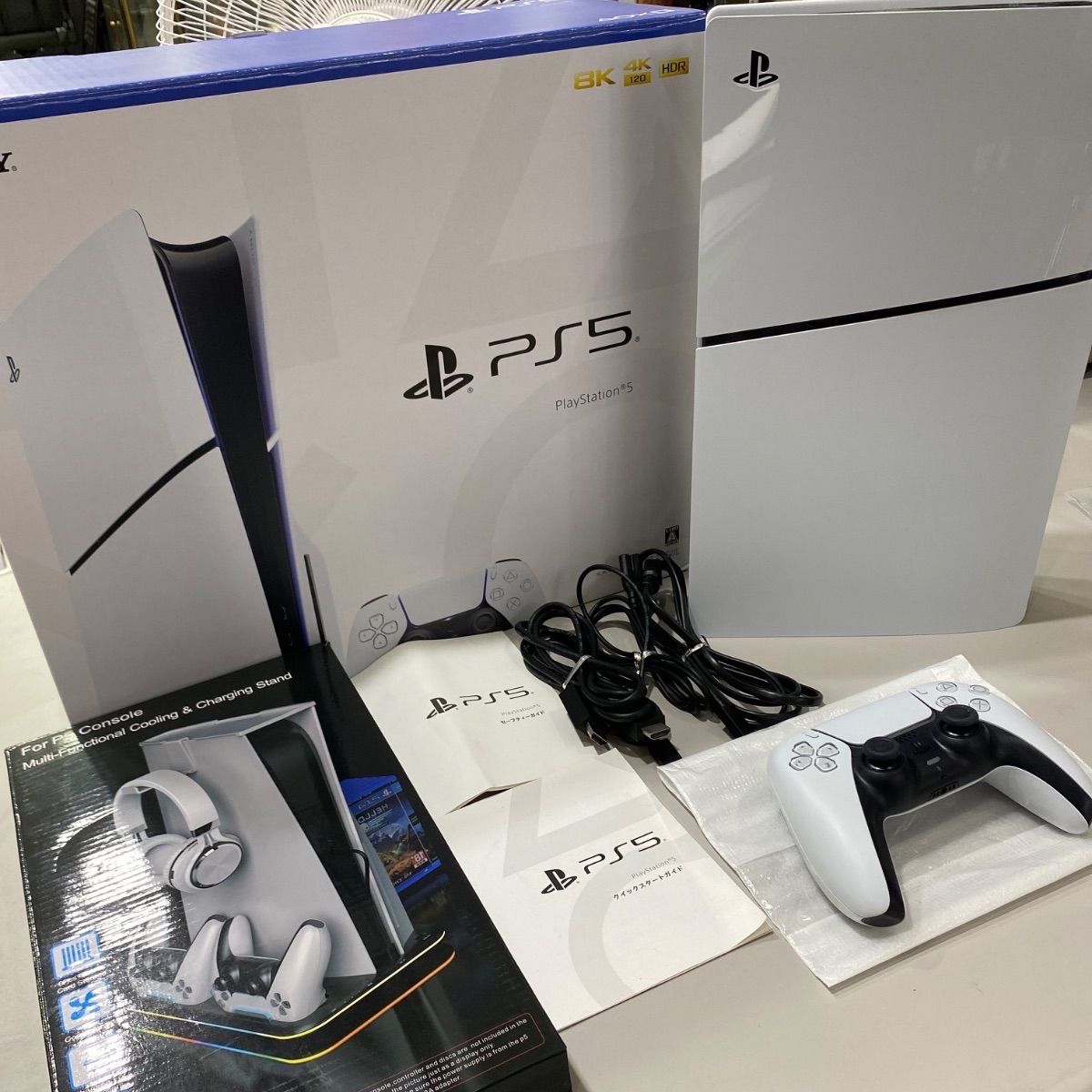 SONY PlayStation5 プレステ5 CFI-2000 A01 初期化済み 通電確認済み　スタンド付き　収納スタンド　美品　本体セット　@市