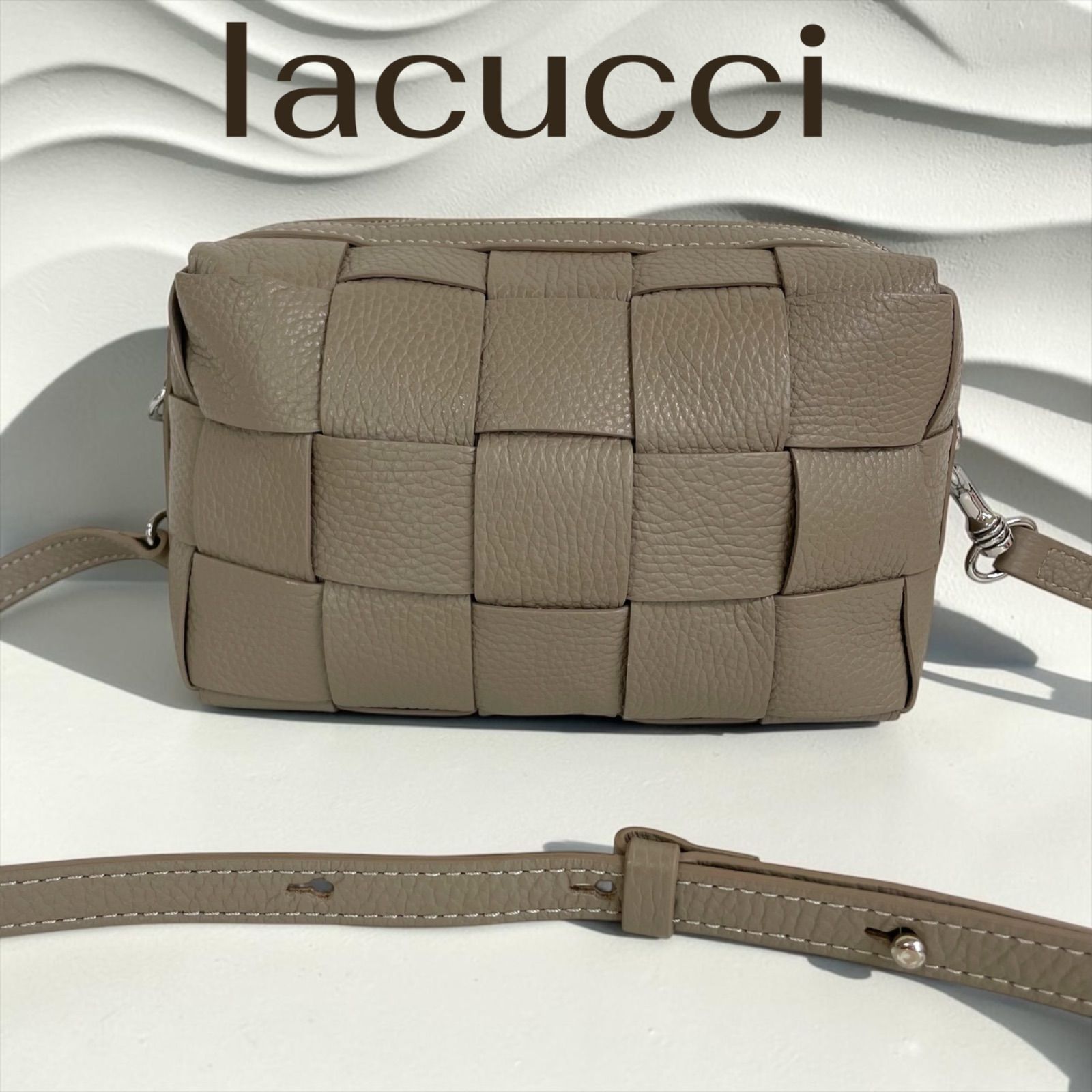 IACUCCI イアクッチ ベルタXS ショルダーバッグ