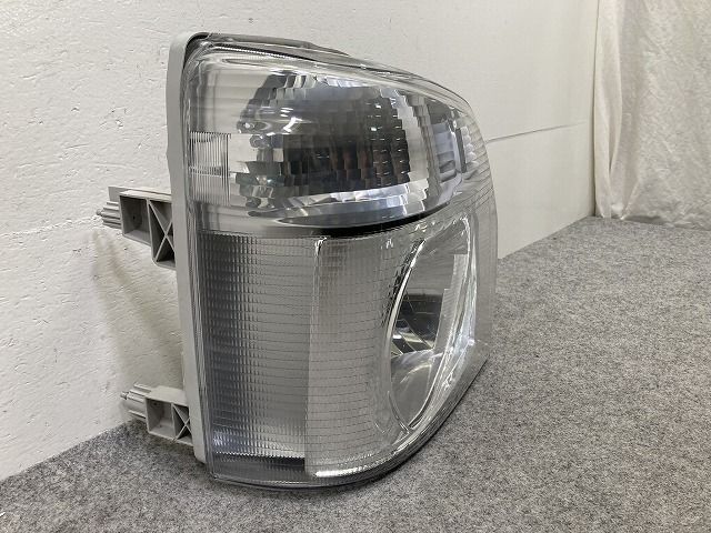 キャリイ トラック DA16T 純正 右 ヘッドライト/ランプ ハロゲン