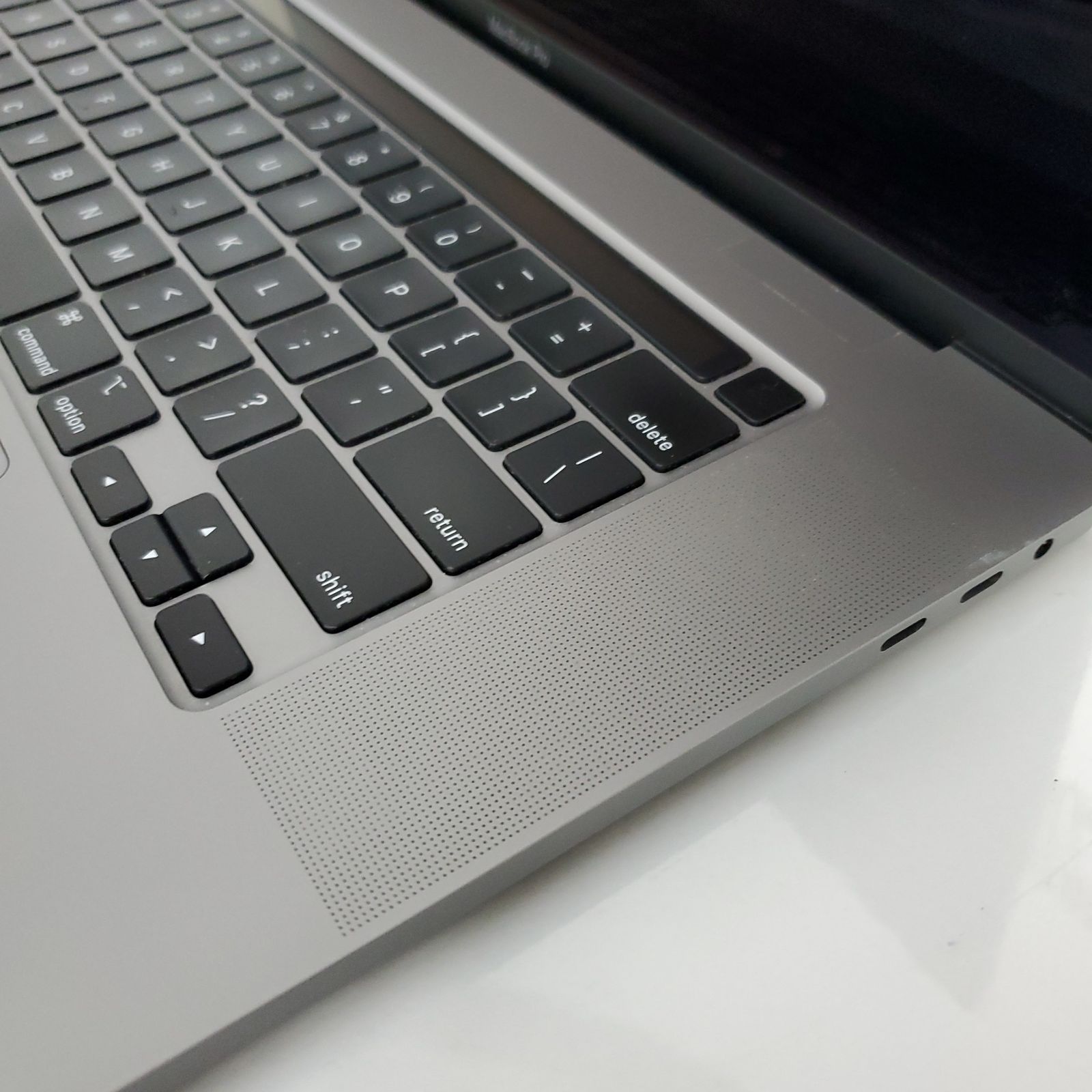 大容量！マックブックプロ・Apple Macbook Pro A2141（16インチ 2019 
