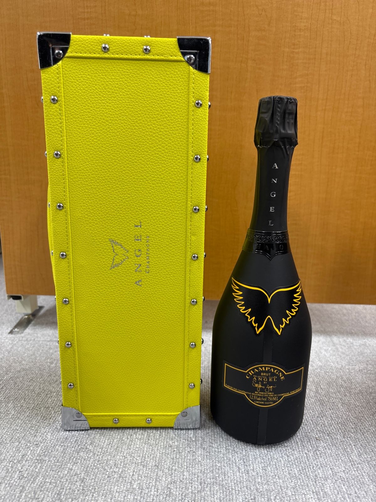 エンジェル シャンパン ヘイロー イエロー 750ml 箱入り正規品
