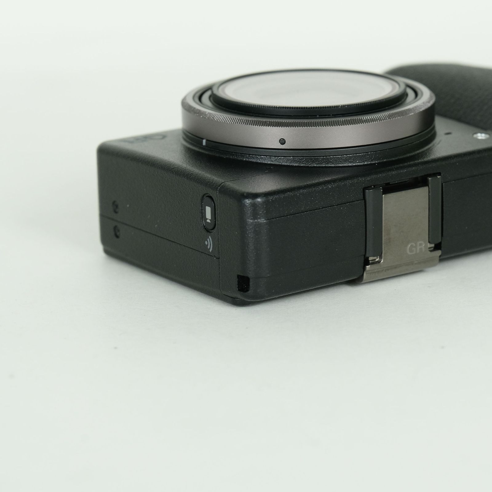 良品 | シャッター数840回] RICOH GR IIIx | コンパクトデジタルカメラ
