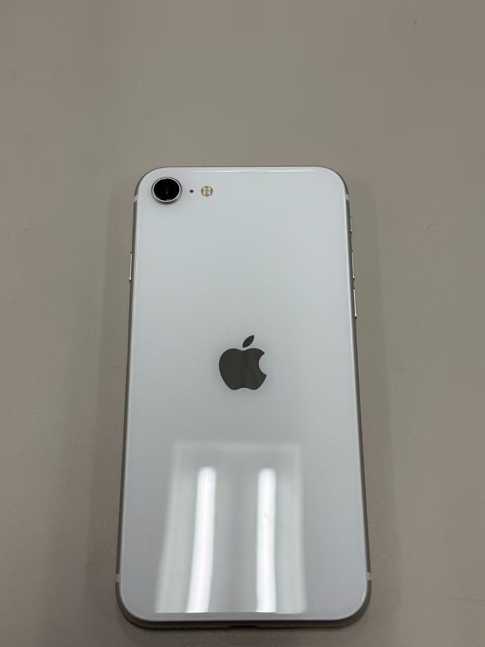 超美品 電池84%SIMフリーiPhone SE(第2世代) 64GB ホワイト - メルカリ
