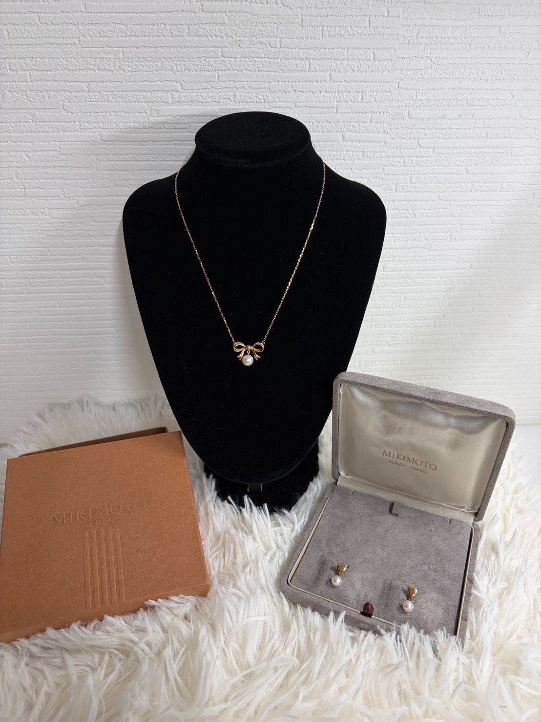 中古美品正規品　MIKIMOTO K18 リボンアコヤ真珠ネックレス＆一粒ピアスセット 鑑定済み本物 純正箱付き