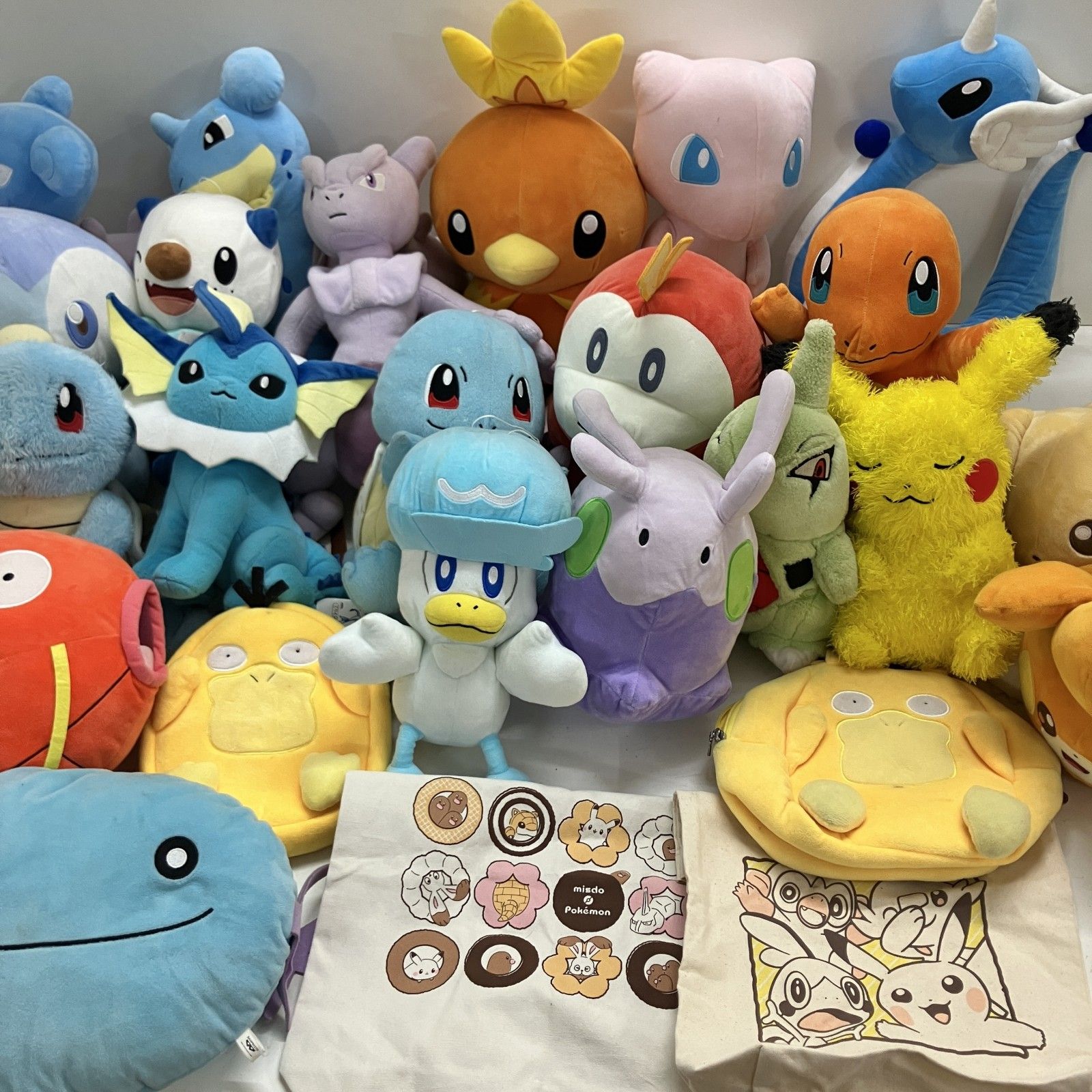 ◆ Pokemon ポケモン 25点 まとめ商品 ぬいぐるみ 雑貨 ミュウツー シャワーズ ホゲータ クワッス ヨーギラスなど 現状品