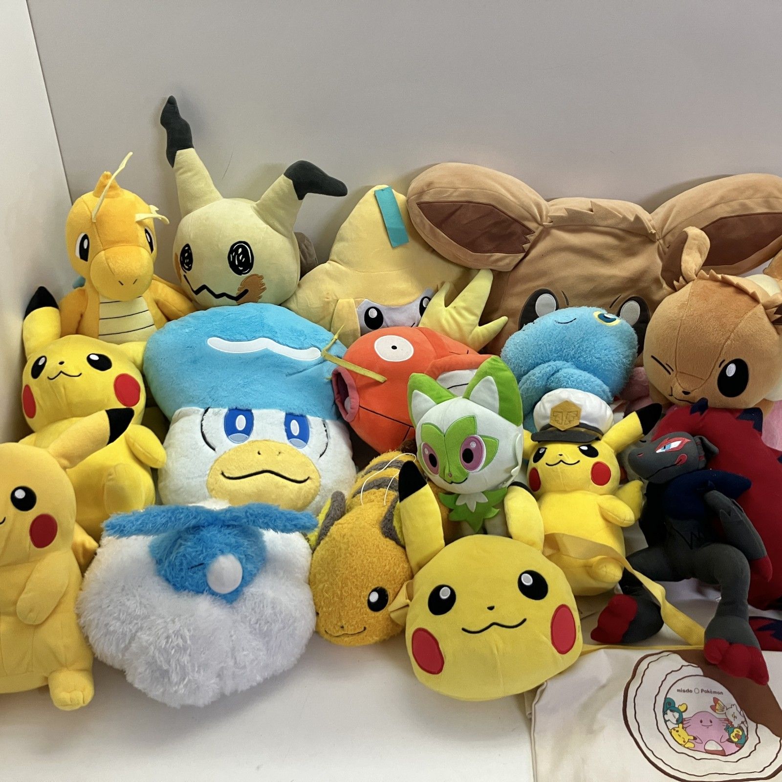 ◆ Pokemon ポケモン 18点 まとめ商品 ぬいぐるみ 雑貨 ゾロアーク チルット ピカチュウ コイキングなど 現状品