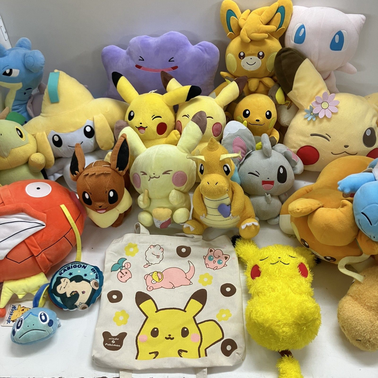 ポケモン ミライドン　イーブイ　ミュウ　ぬいぐるみ まとめ売り ◇ Pokemon ポケモン 22点 まとめ商品 ぬいぐるみ 雑貨 カイリュウ