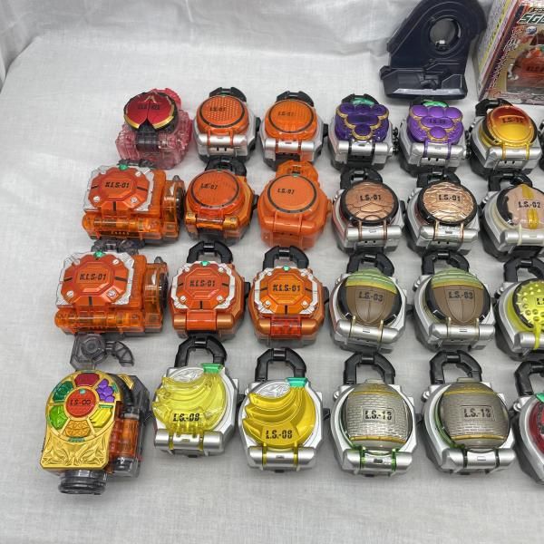 中古】HM)現状品)仮面ライダー鎧武/ロックシードまとめセット[91]