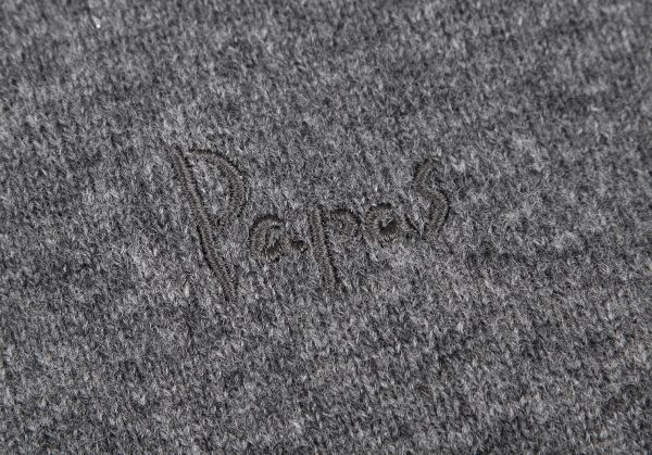 パパスPapas ワンポイントロゴ刺繍クルーネックニット グレーM - メルカリ