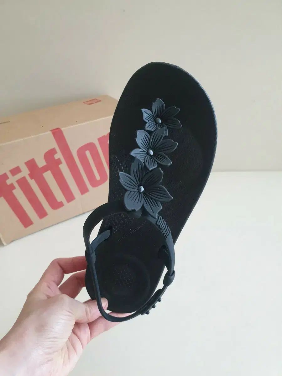 FITFLOP フィットフロップ フラワー サンダル / 新品