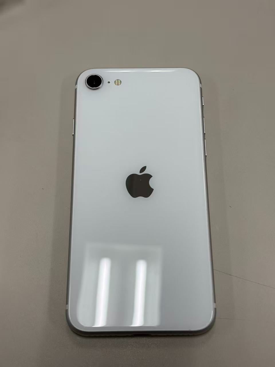 美品・電池97%】iPhone SE(第2世代) 64GB WH - メルカリ