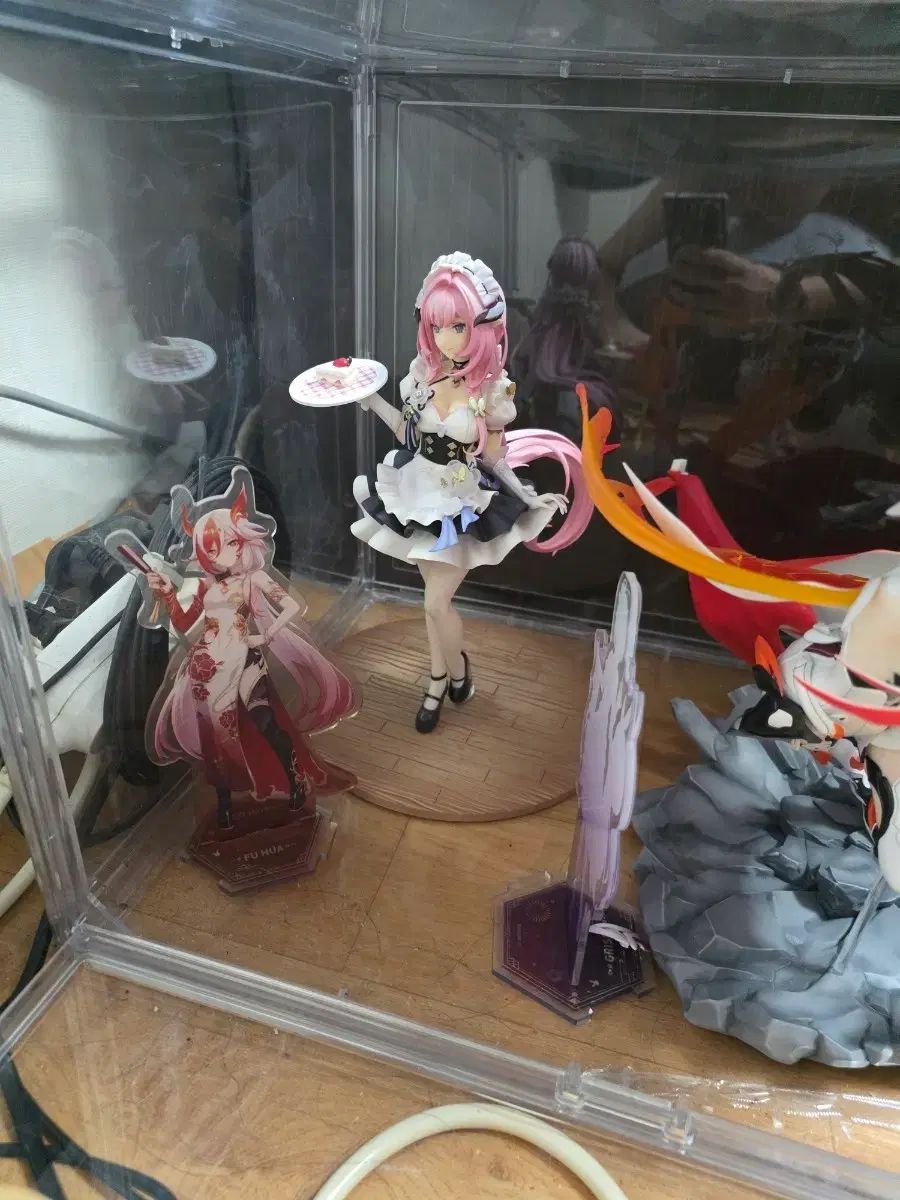エリーシア メイド フィギュア