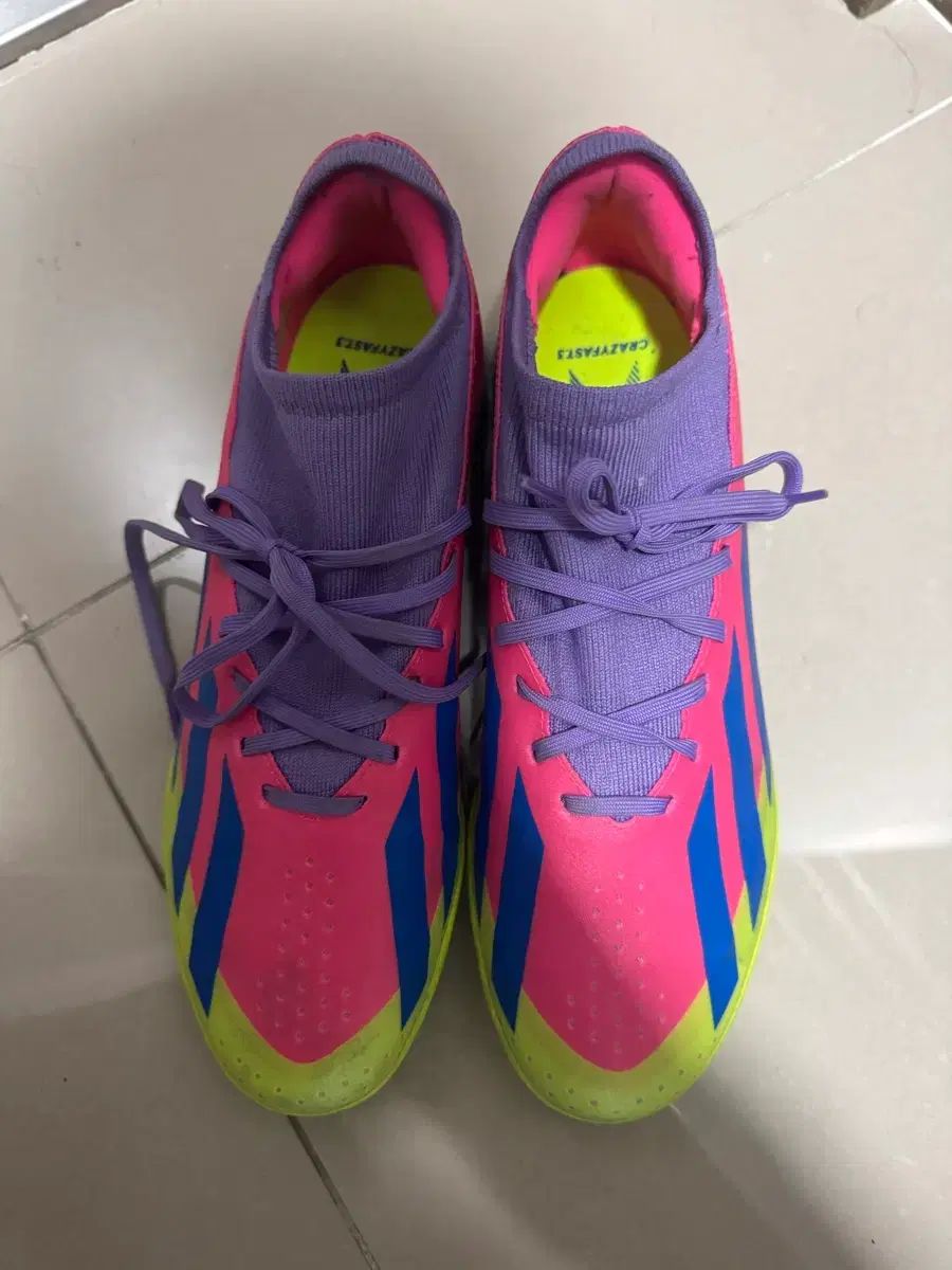 アディダス F50 サッカーシューズ