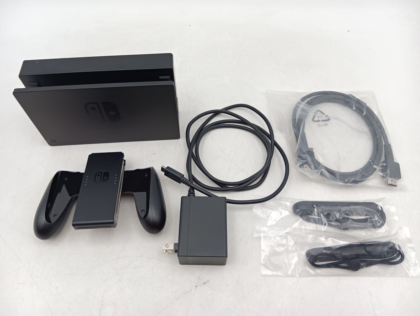 Nintendo Switch ニンテンドースイッチ 通電確認のみ 現状品_Y9860