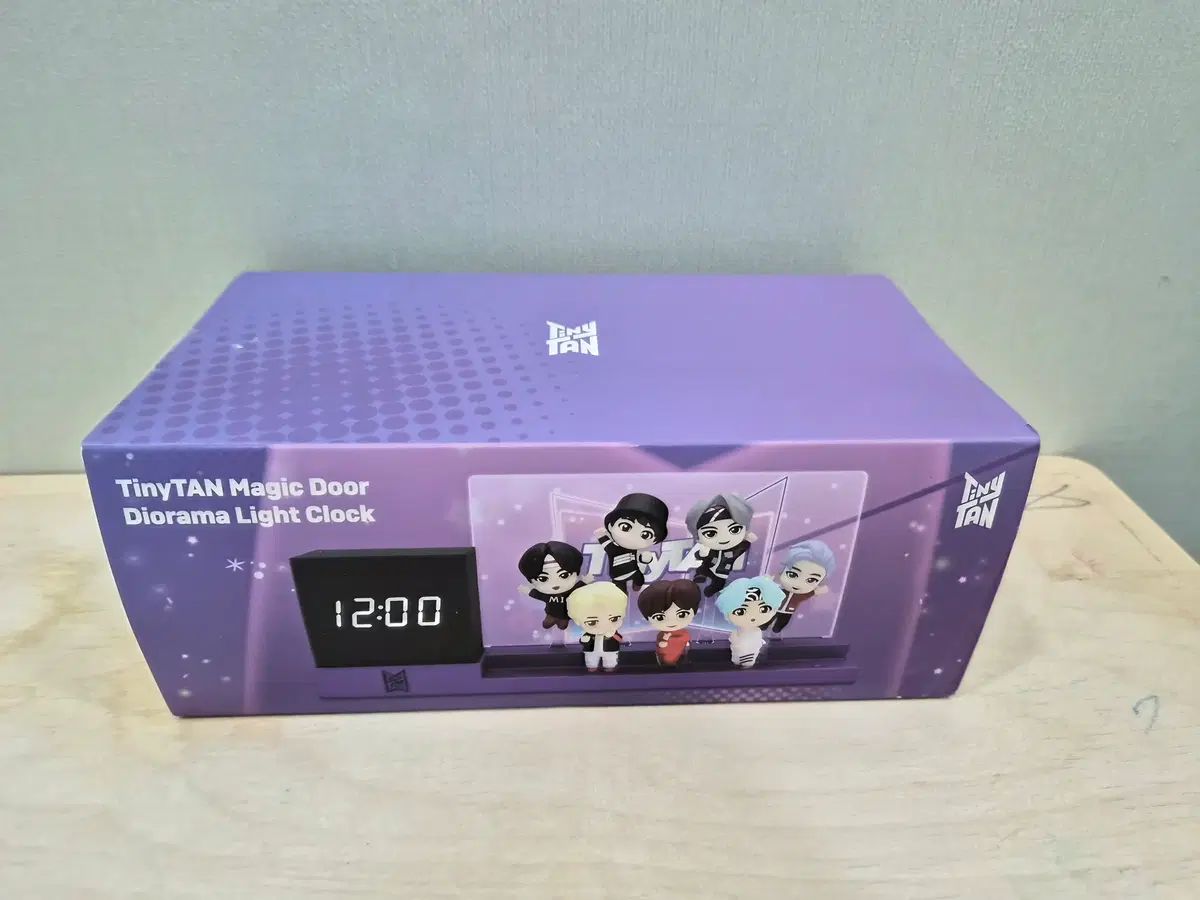 TinyTAN フィギュア LED 卓上時計 アラーム デジタル ムードライト 照明 ジオラマ