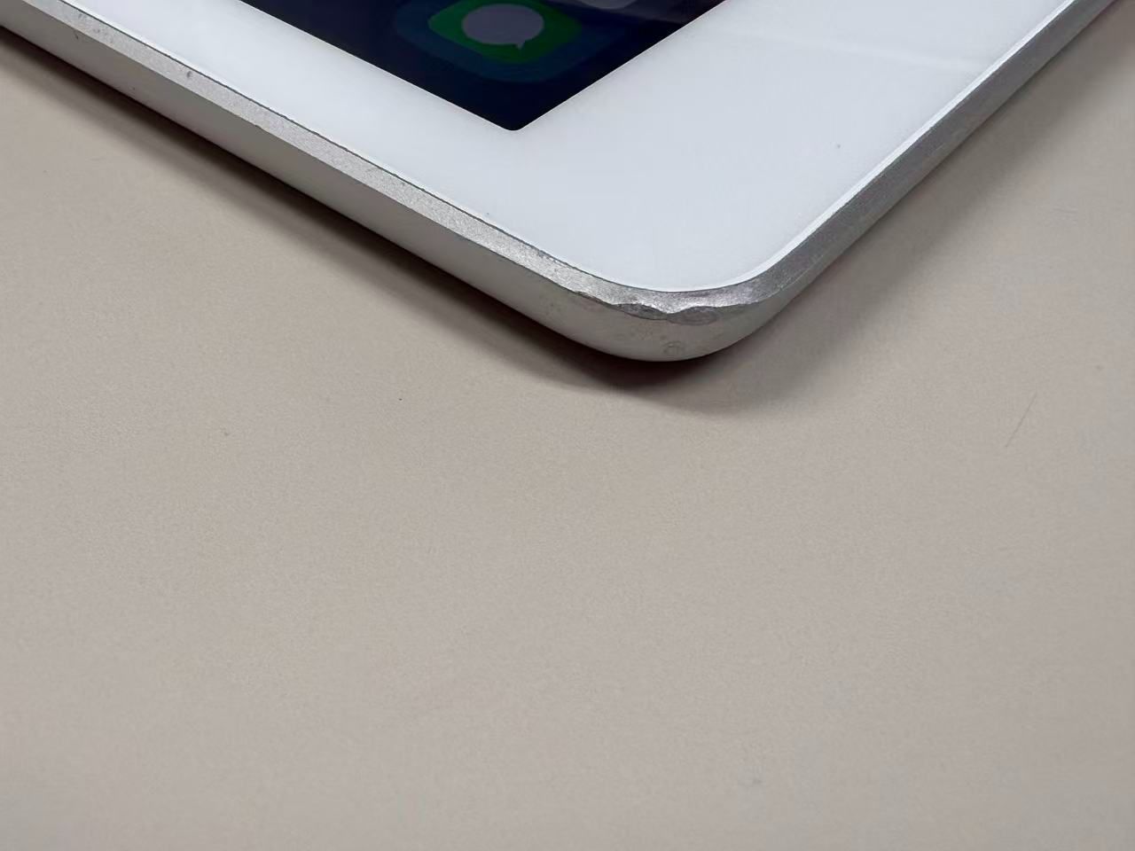 iPad 第5世代 32GB シルバー 訳アリ品 - メルカリ