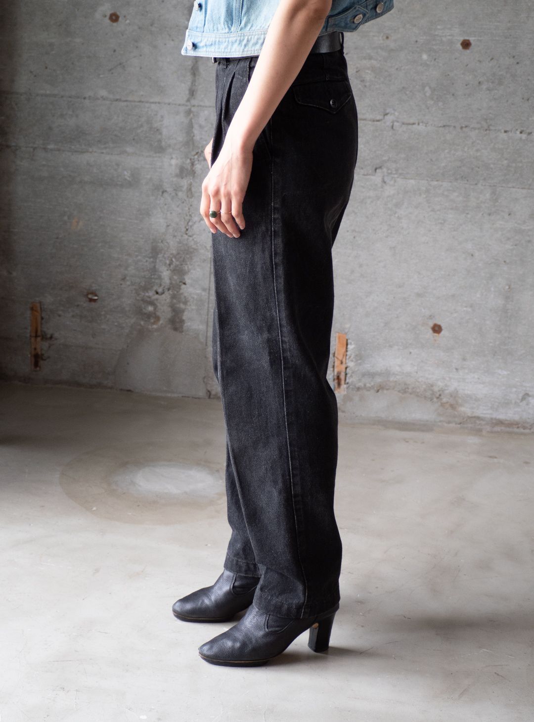 unknown used Black denim tuck pants