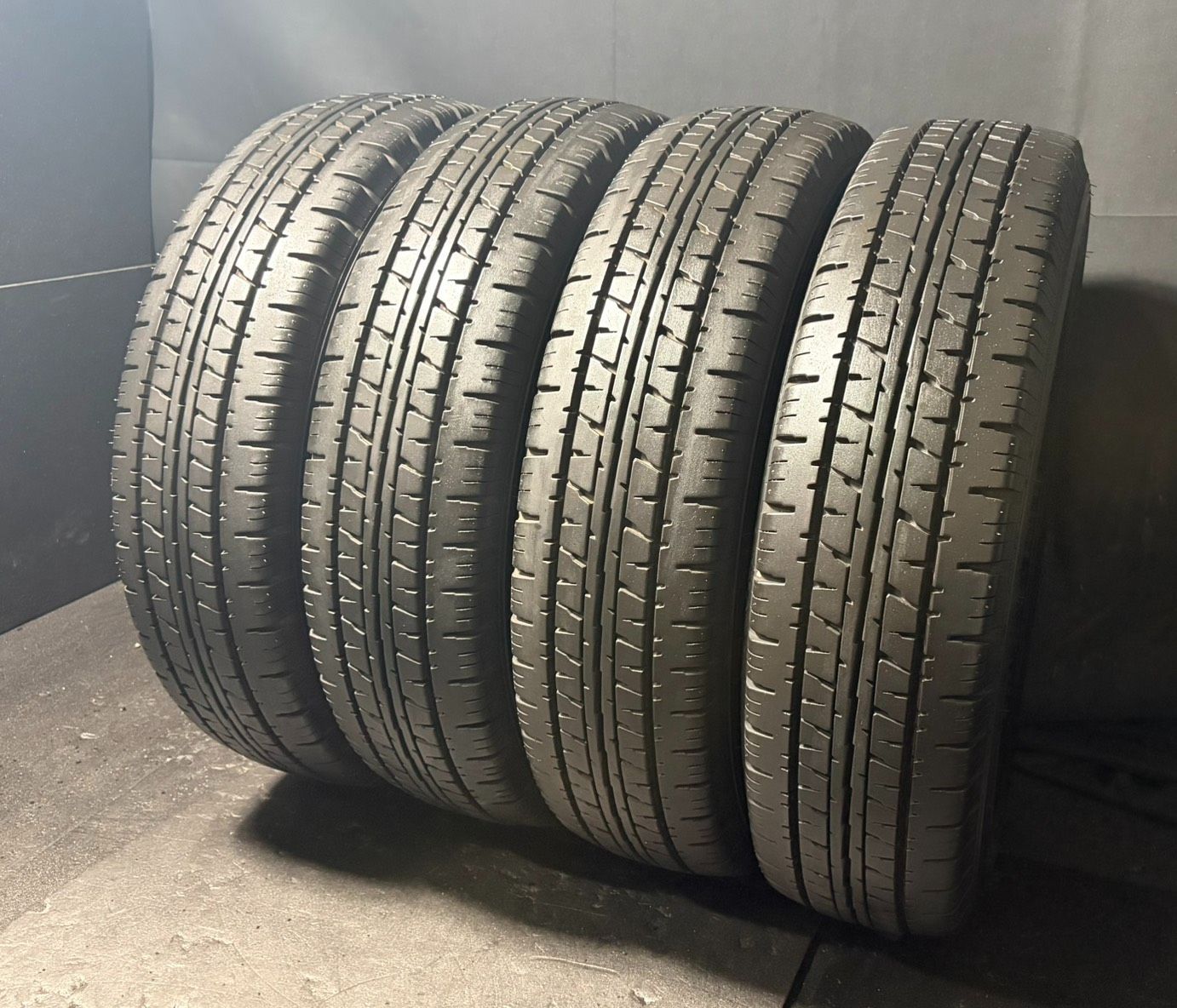 2025年製 約8.7～8.8mm ダンロップ　DUNLOP エナセーブ　ENASAVE VAN01 195/80R15 107/105L LT 4本 h_2473