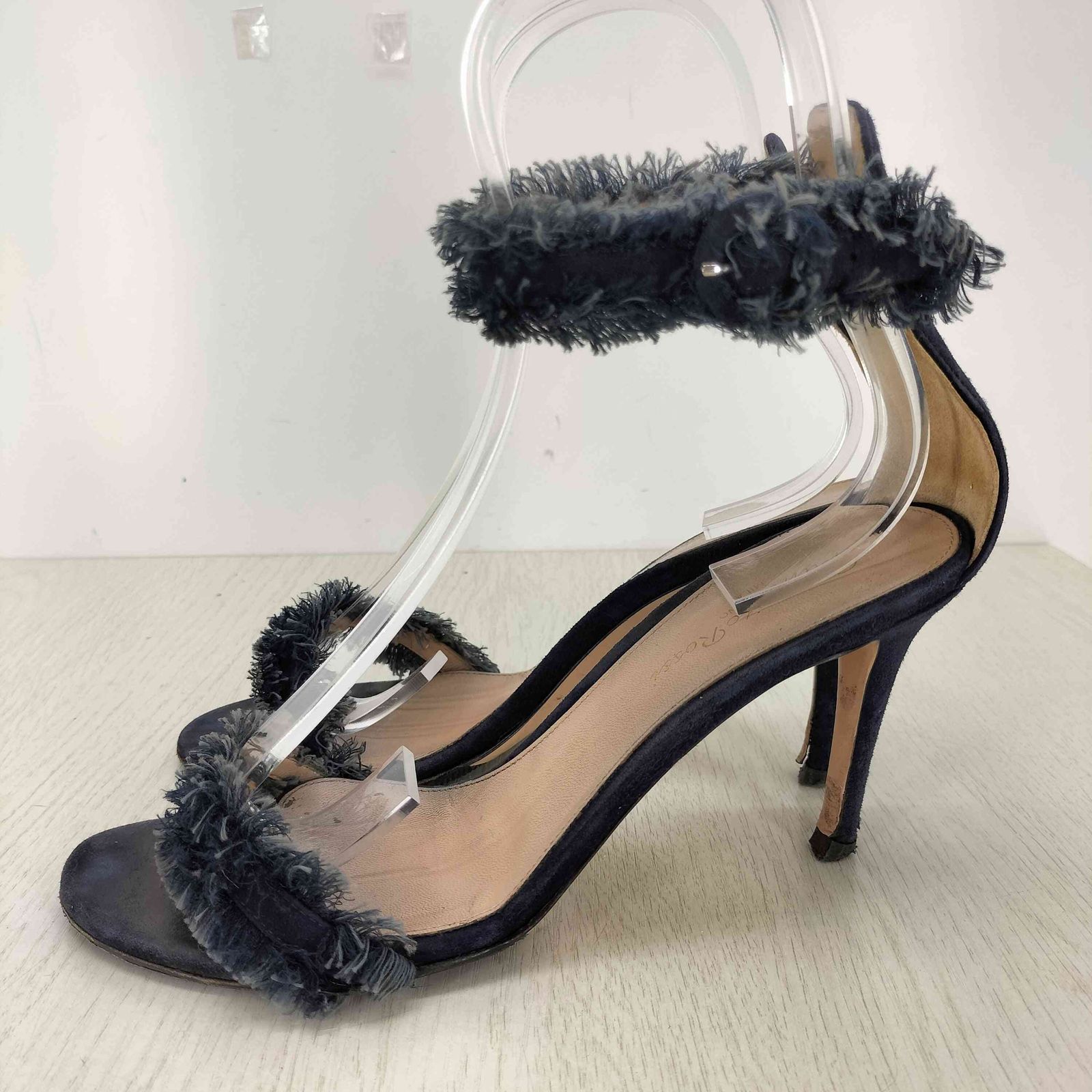 ジャンビトロッシ Gianvito Rossi フリンジ ストラップ サンダル