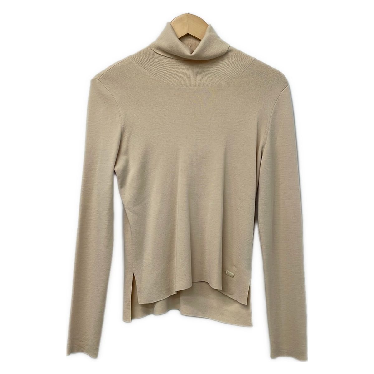 FOXEY(フォクシー) 長袖セーター サイズ42 L レディース美品 - 33631 ベージュ タートルネック