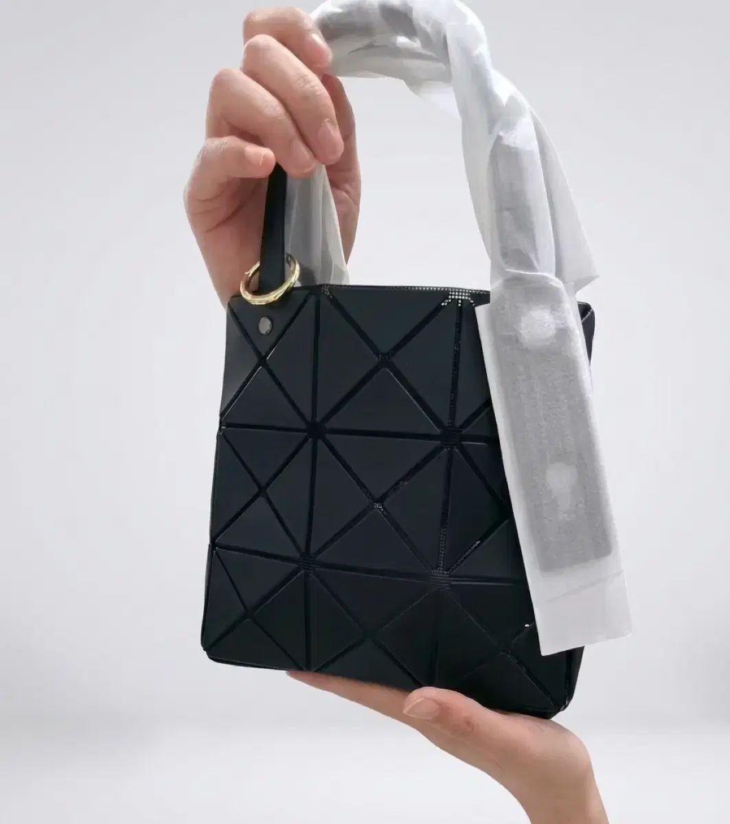 BAO BAO ISSEY MIYAKE バオバオイッセイミヤケ ミニバック マットブラック