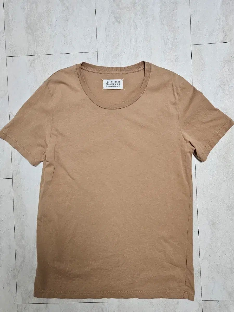 L メゾンマルジェラ ベージュ 半袖 Tシャツ 20,657円
