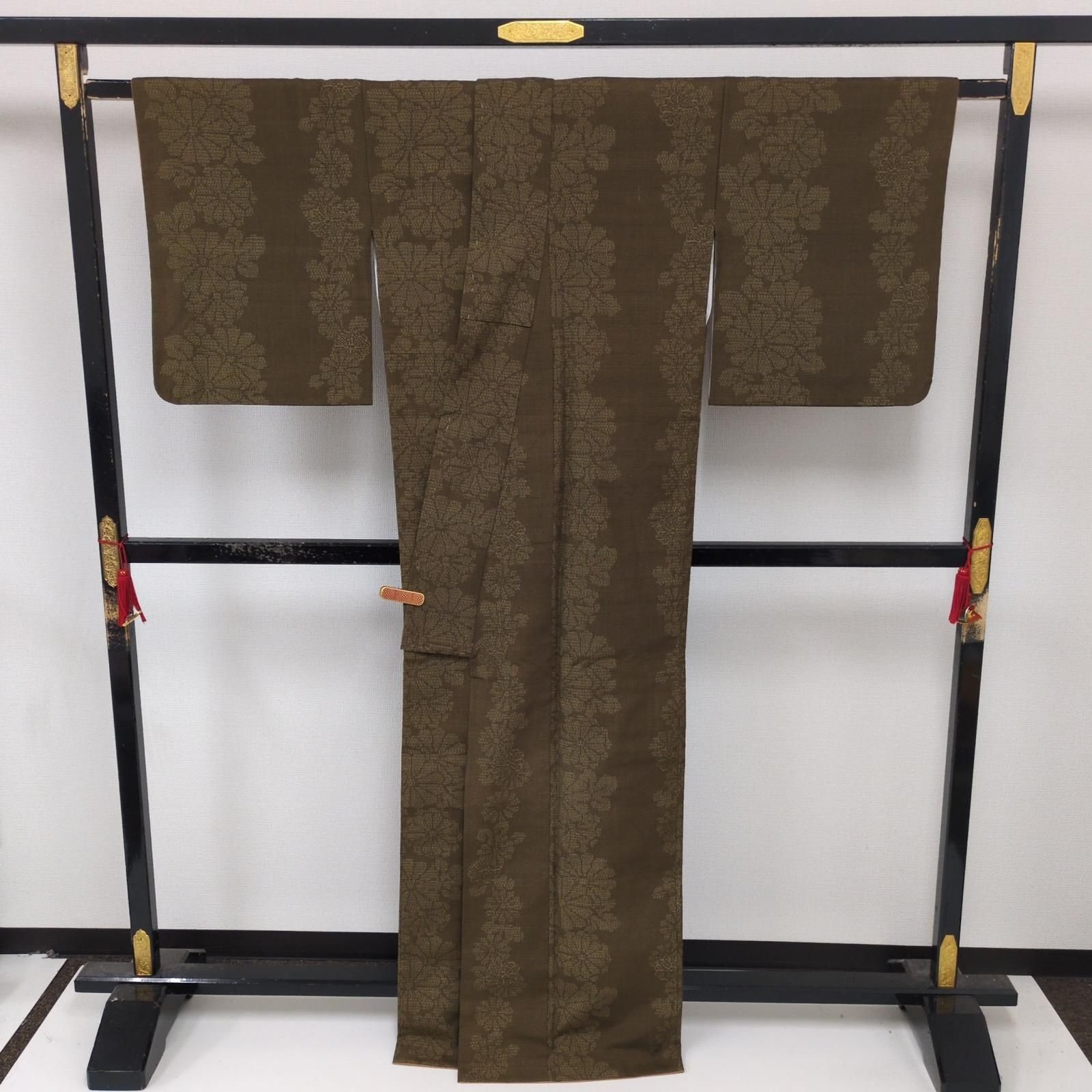 結城紬 裄68 正絹 亀甲 粋な絣 袷 着物 a-184 - メルカリ