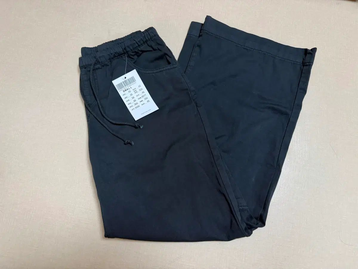Brandy Melville（ブランディー メルビル） ローライズ パンツ 新品