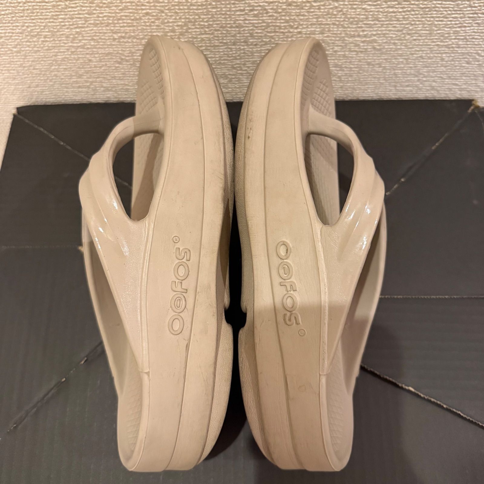 値下げ可能！】OOFOS Women's OOmega Chukka 