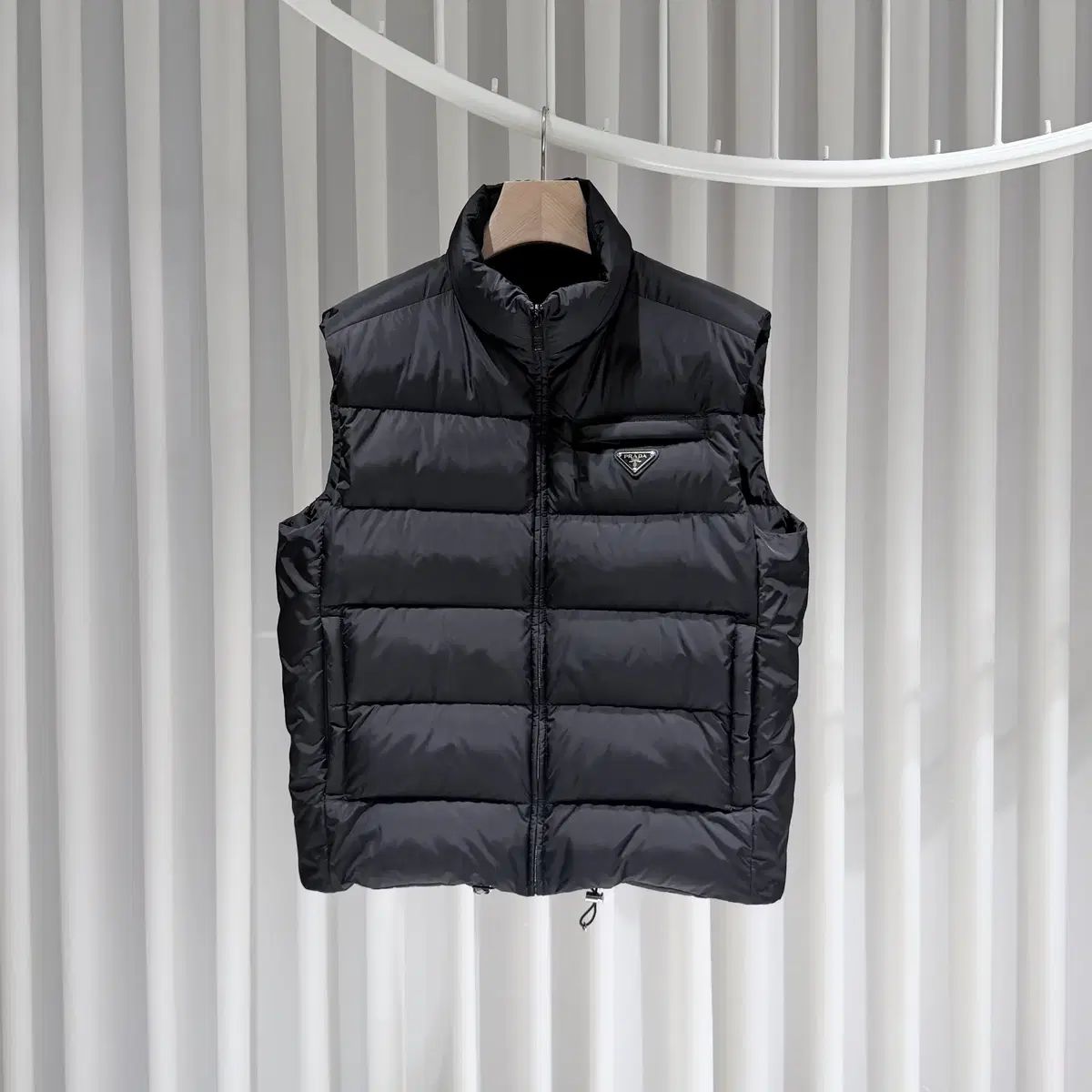 (S+級/50) / PRADA プラダ 三角ロゴ リナイロン ダウン ベスト ブラック