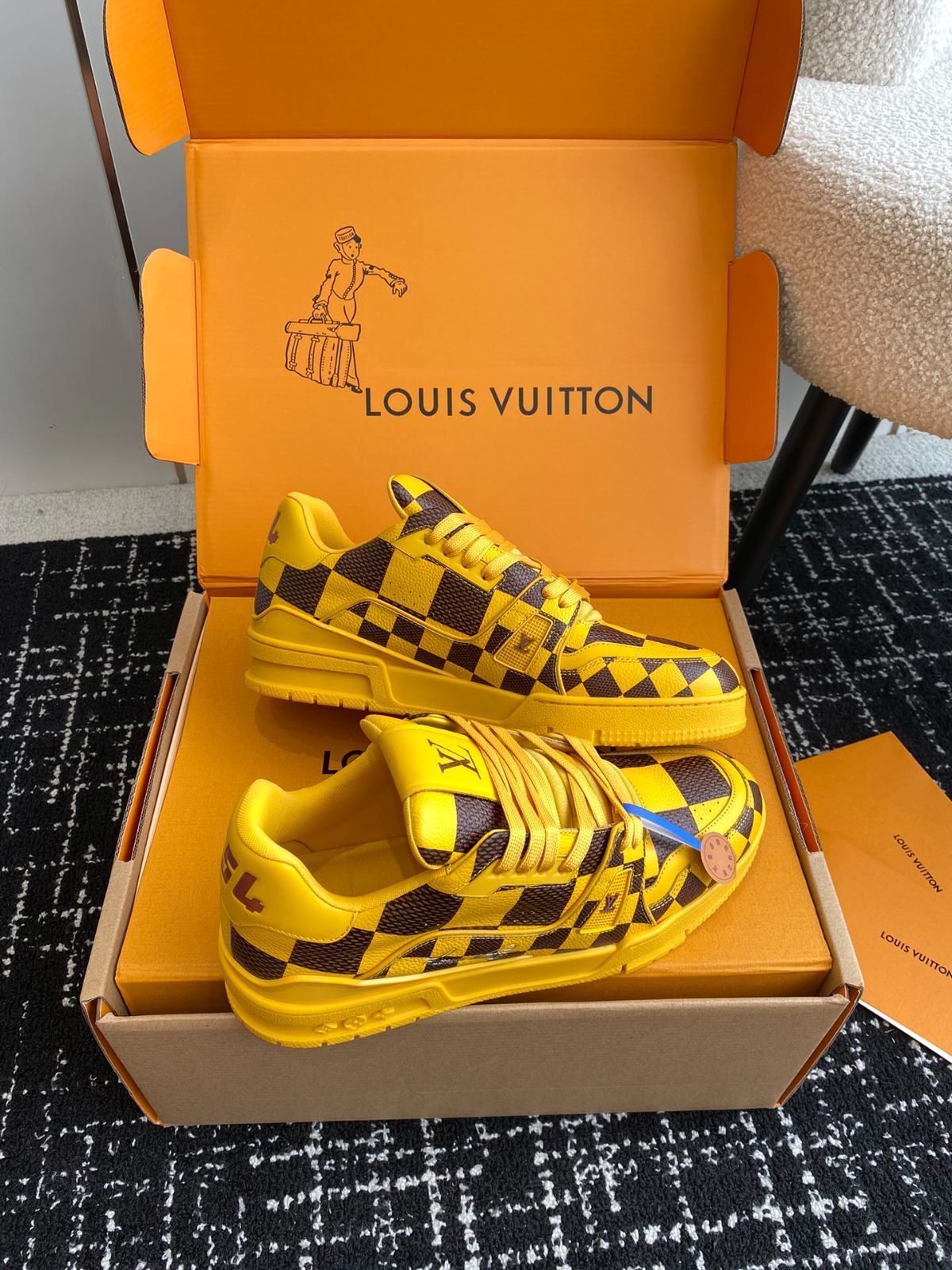 Louis Vuitton trainer カップルスタイルのロートップカジュアルシューズ