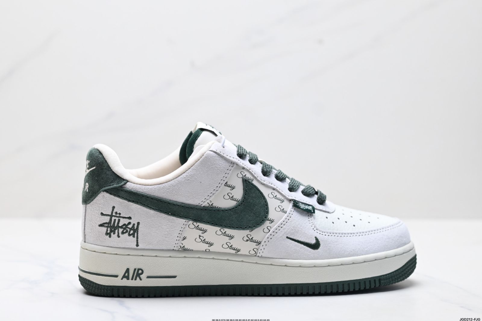 【今日特価】NIKE AIR FORCE 1‘07 送料無料 在庫限定セール価格！
