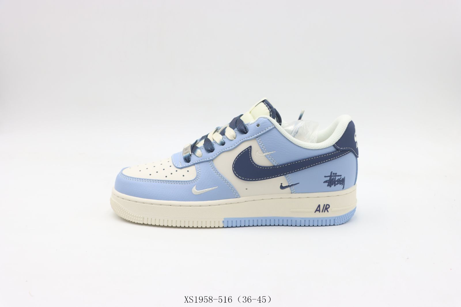 【今日特価】ナイキのスケートシューズ 白と青 XS1958 - 516